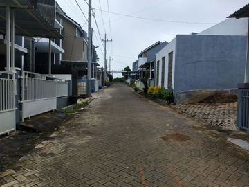 Villa Rumah 2 Lantai Banyak Gratis Promo di Malang Dau Dekat Kota Batu