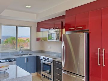 Condominio vista al mar, con club de playa y restaurante, 4 albercas, gimnasio