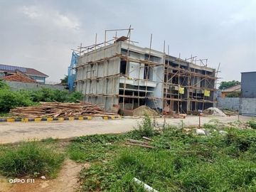Rumah minimalis modern baru progres setrategis pondok bambu