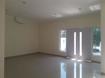 Rumah Mewah Lokasi Strategis Semarang di Klipang, Tembalang