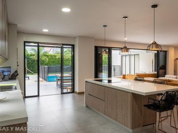 Casa en venta en Cali. Cod V5637