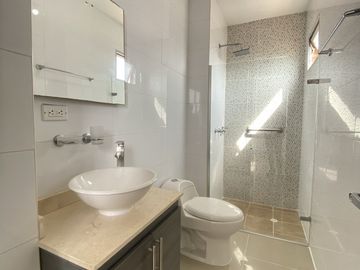 apartamento en venta en el poblado. Cod V94756