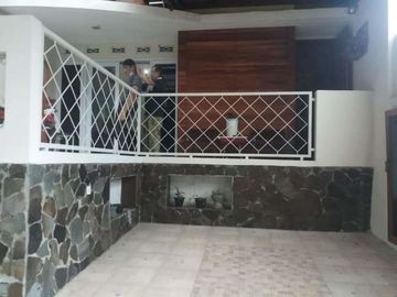 Rumah di Setraduta Dekat Sarijadi dan Pasteur
