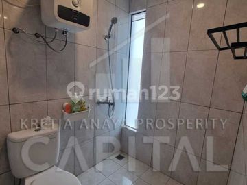 Rumah Full Furnished dengan Posisi Hook di Kota Baru Parahyangan