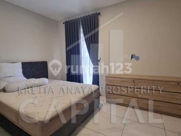 Rumah Full Furnished dengan Posisi Hook di Kota Baru Parahyangan