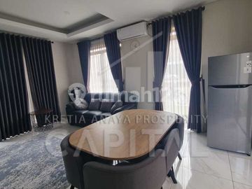 Rumah Full Furnished dengan Posisi Hook di Kota Baru Parahyangan