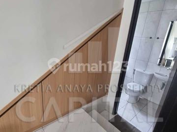 Rumah Full Furnished dengan Posisi Hook di Kota Baru Parahyangan