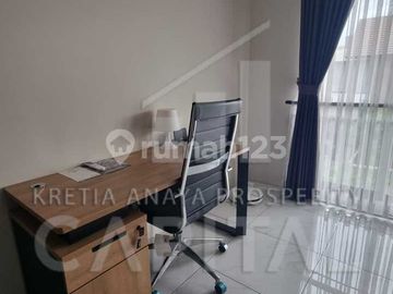 Rumah Full Furnished dengan Posisi Hook di Kota Baru Parahyangan