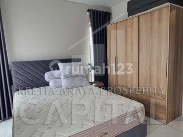 Rumah Full Furnished dengan Posisi Hook di Kota Baru Parahyangan