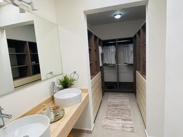 Casa en venta en privado con alberca al norte de  León Gto