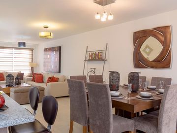 Casa en venta en privado con alberca al norte de  León Gto