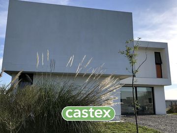 Casa con magnífica vista a la laguna en venta en Acacias, Escobar