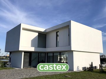 Casa con magnífica vista a la laguna en venta en Acacias, Escobar