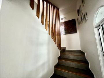 SE VENDE CASA REMODELADA EN EL BARRIO BAVARIA , SANTA MARTA