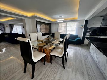 SE VENDE CASA REMODELADA EN EL BARRIO BAVARIA , SANTA MARTA