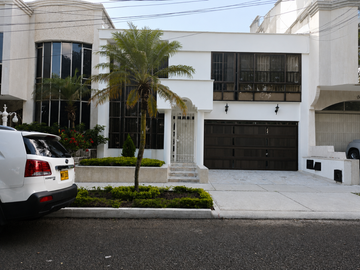 casa en venta en el ingenio ii. Cod V18165