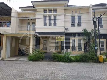 Rumah Cantik 2lt Perum jl kaliurang km 7 dkt UGM condongcatur