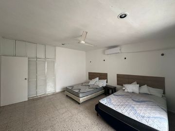 CASA EN VENTA FRENTE AL MAR, PUERTO PROGRESO YUCATAN, CON 5 HABITACIONES.