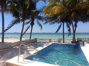 CASA EN VENTA FRENTE AL MAR, PUERTO PROGRESO YUCATAN, CON 5 HABITACIONES.