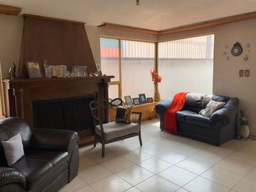 Espaciosa casa en venta || Francisco Alonso Pinzón, Colon Echegaray