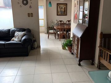 Espaciosa casa en venta || Francisco Alonso Pinzón, Colon Echegaray