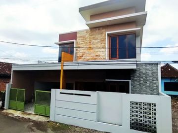 Rumah baru 2 Lantai jalan kabupaten dalam ringroad