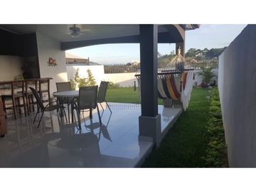 SE VENDE CASA EN PH GREEN VILLAGE LAS CUMBRES