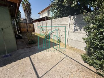 Acogedora casa un piso con patio