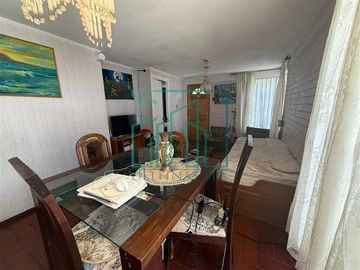 Acogedora casa un piso con patio