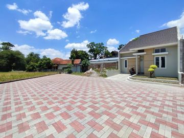 RUMAH MURAH DESAIN MODERN DEKAT JALAN UTAMA JOGJA - SOLO
