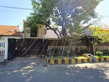 Rumah di Jl. Rungkut Asri Tengah, Row jalan 3 mobil, Strategis