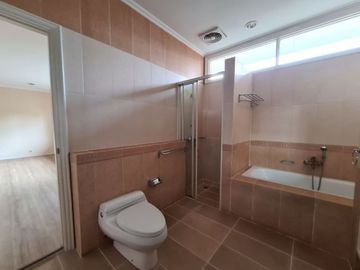 Town House di Pejaten dgn Kolam Renang dan Taman & Siap Huni Kondisi Unfurnished HSE-A0456