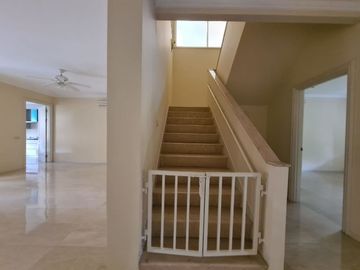 Town House di Pejaten dgn Kolam Renang dan Taman & Siap Huni Kondisi Unfurnished HSE-A0456