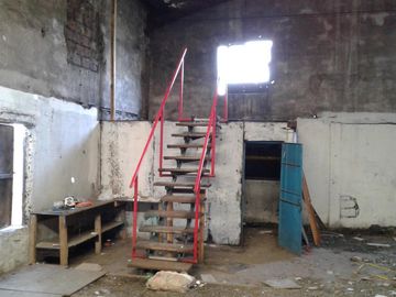 Galpón 240m2 C/local S/lote 10x44