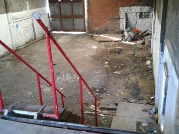 Galpón 240m2 C/local S/lote 10x44