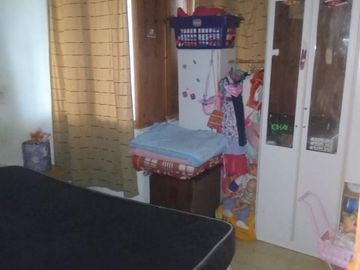 VENTA  de propiedad 2 galpones, casa al fondo, mas amplio departamento 4 ambientes con terraza en primer piso
