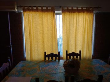 VENTA  de propiedad 2 galpones, casa al fondo, mas amplio departamento 4 ambientes con terraza en primer piso