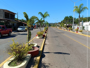 BODEGA EN VENTA Y RENTA SOBRE AV. PRINCIPAL EN RUIZ, NAY