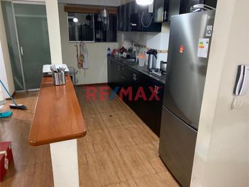 FOTOS EN PRODUCCIÓN AUDIOVISUAL

Venta de Departamento en Excelente Ubicación cerca al Mall 

¡Vive en una de las zonas más céntricas y convenient