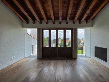 Casa en venta en Club de Golf Los Encinos
