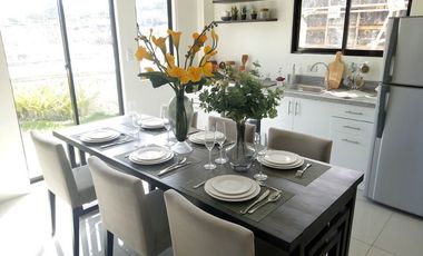 Elegant Townhouses in Serenis South Talisay with PROMO