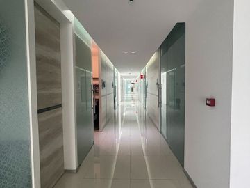 Consultorio acondicionado en venta en Torres Médicas I