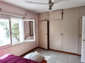 VENTA DE HERMOSA CASA ESQUINA Y DPTO, ZONA CÉNTRICA RIVADAVIA-MZA