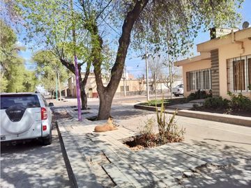 VENTA DE HERMOSA CASA ESQUINA Y DPTO, ZONA CÉNTRICA RIVADAVIA-MZA
