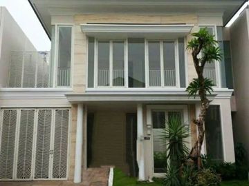 Rumah VBR Pakuwon Indah, Siap Huni, Minimalis