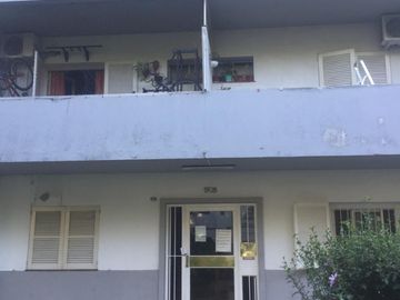 DEPTO 3 AMB 3ER PISO POR ESCALERA BARRIO GRAL SAN MARTÍN