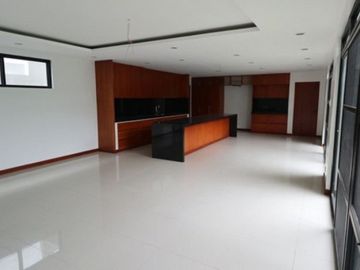 Elegant House and Lot in Filinvest Subd. at 30M PH1198