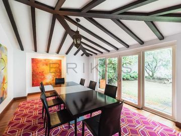 casa en arriendo/venta en santa barbara alta-usaquén. Cod V1658