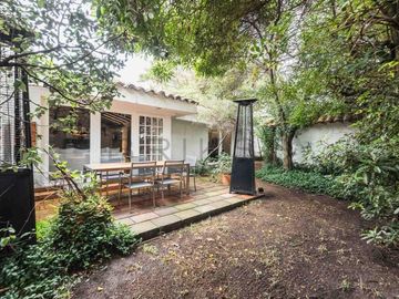 casa en arriendo/venta en santa barbara alta-usaquén. Cod V1658
