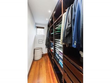 casa en arriendo/venta en santa barbara alta-usaquén. Cod V1658